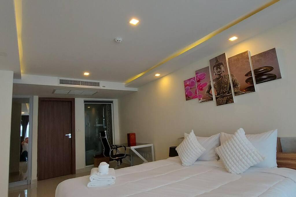 Grand Avenue, Luxury Suite, 72Sqm Pool View With Lounge Area Pattaya Exterior photo