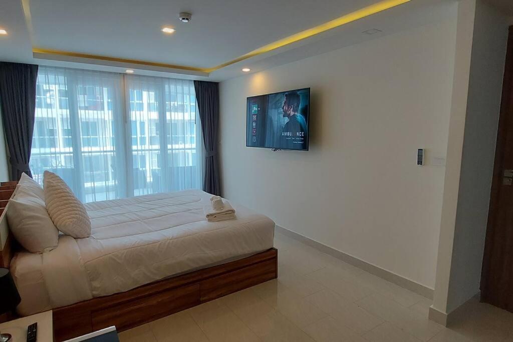 Grand Avenue, Luxury Suite, 72Sqm Pool View With Lounge Area Pattaya Exterior photo