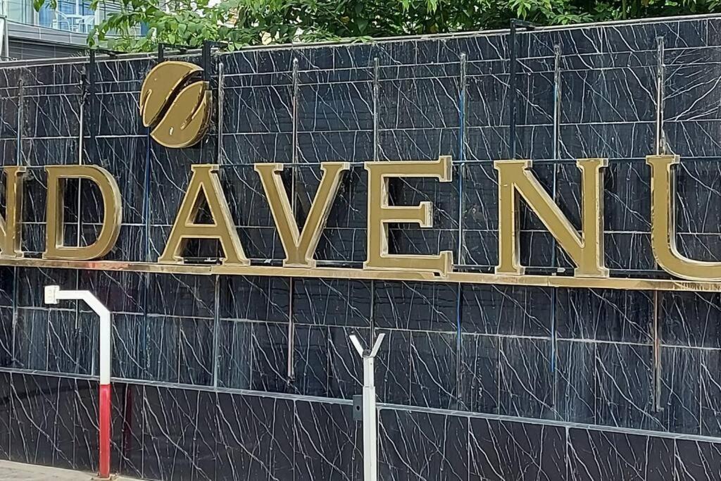 Grand Avenue, Luxury Suite, 72Sqm Pool View With Lounge Area Pattaya Exterior photo